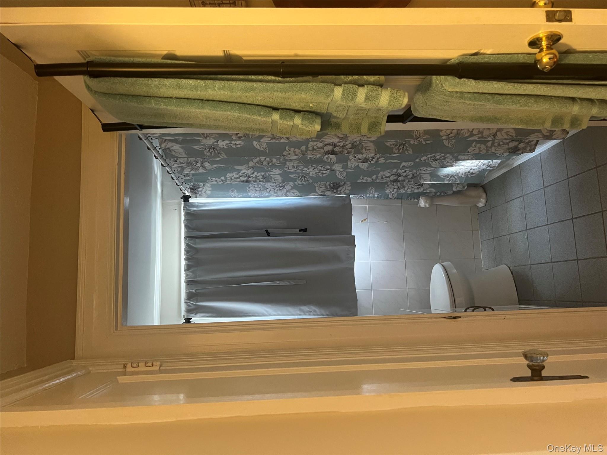 28 Penataquit Avenue, Bay Shore, NY 11706