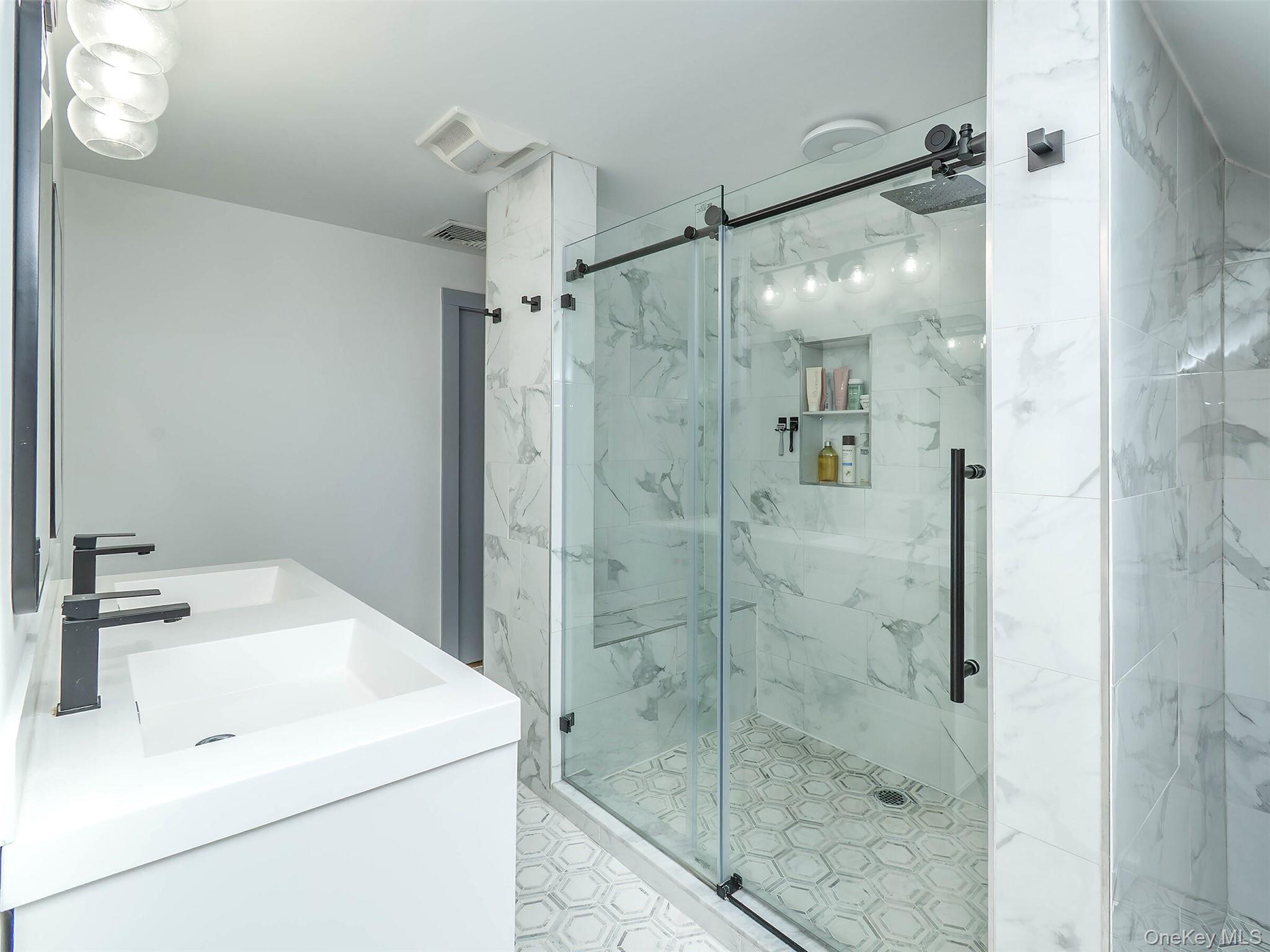 35 Highland Road, Glen Cove, NY 11542