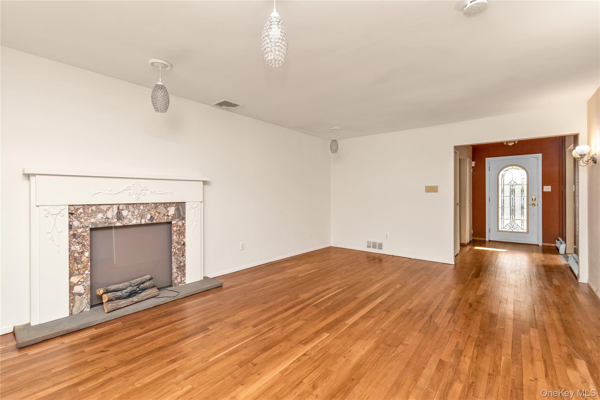 42 Oakledge Drive, East Northport, NY 11731