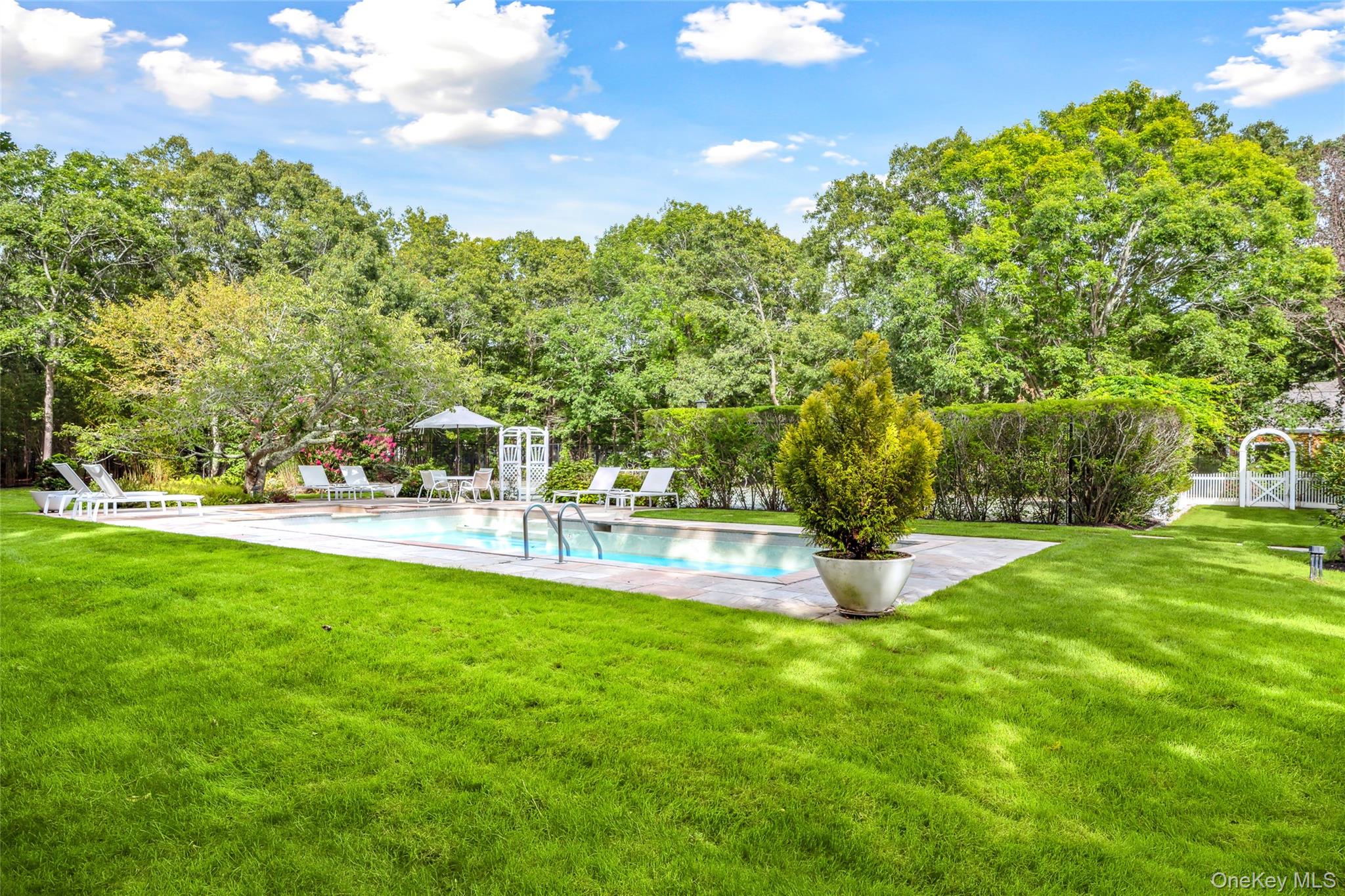 30 Pheasant Run, Quogue, NY 11959