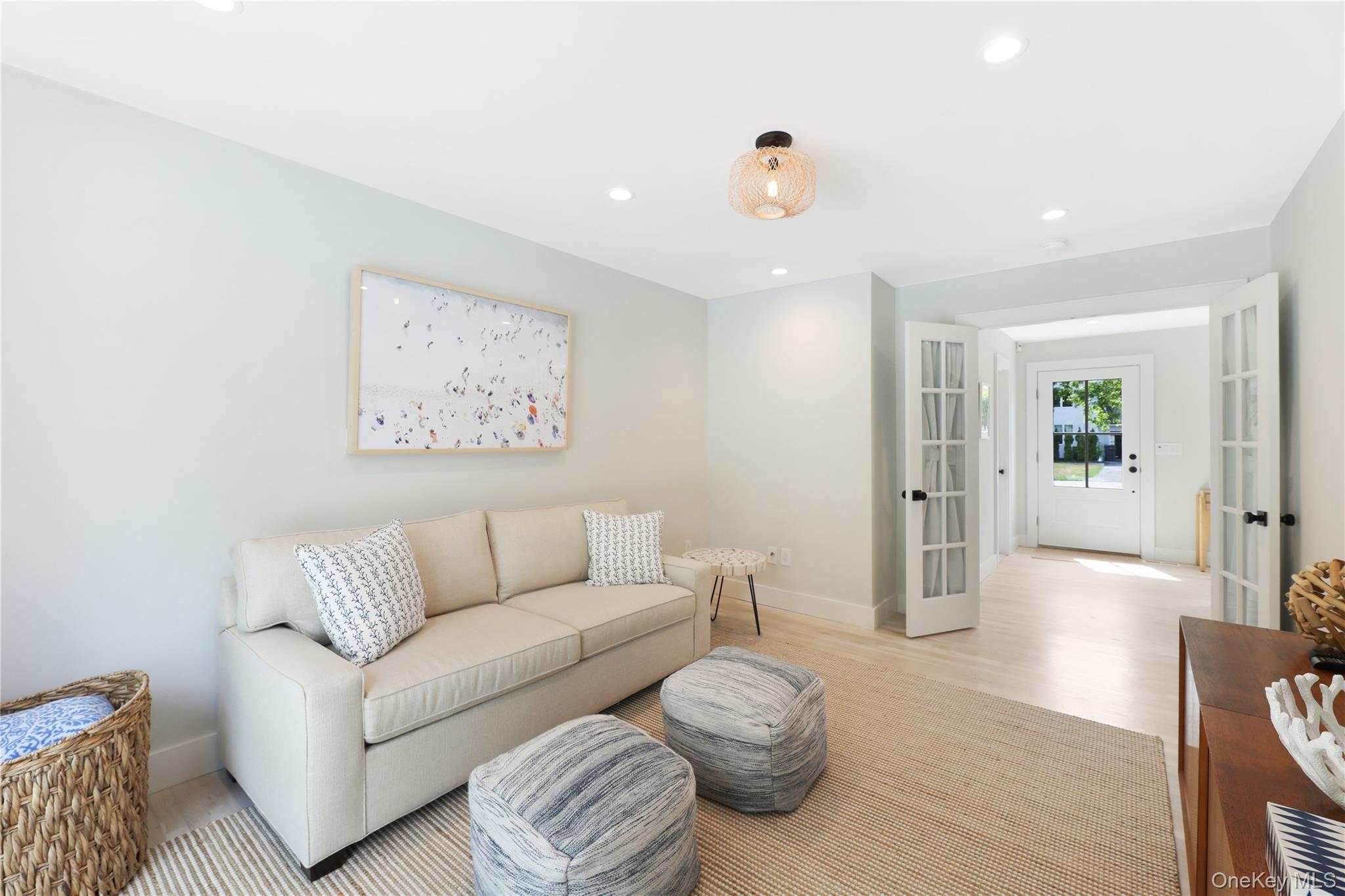 16 Pin Oak Lane, Westhampton Beach, NY 11978