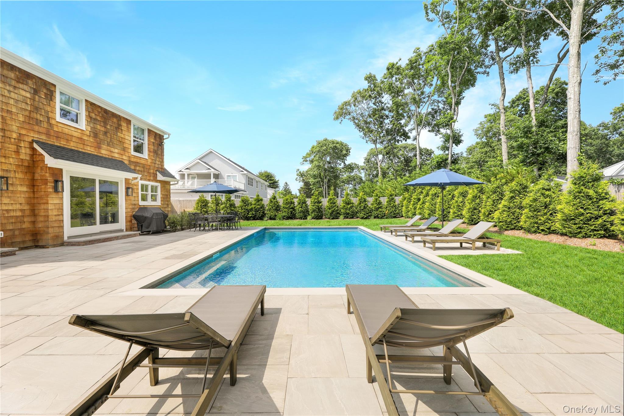 16 Pin Oak Lane, Westhampton Beach, NY 11978