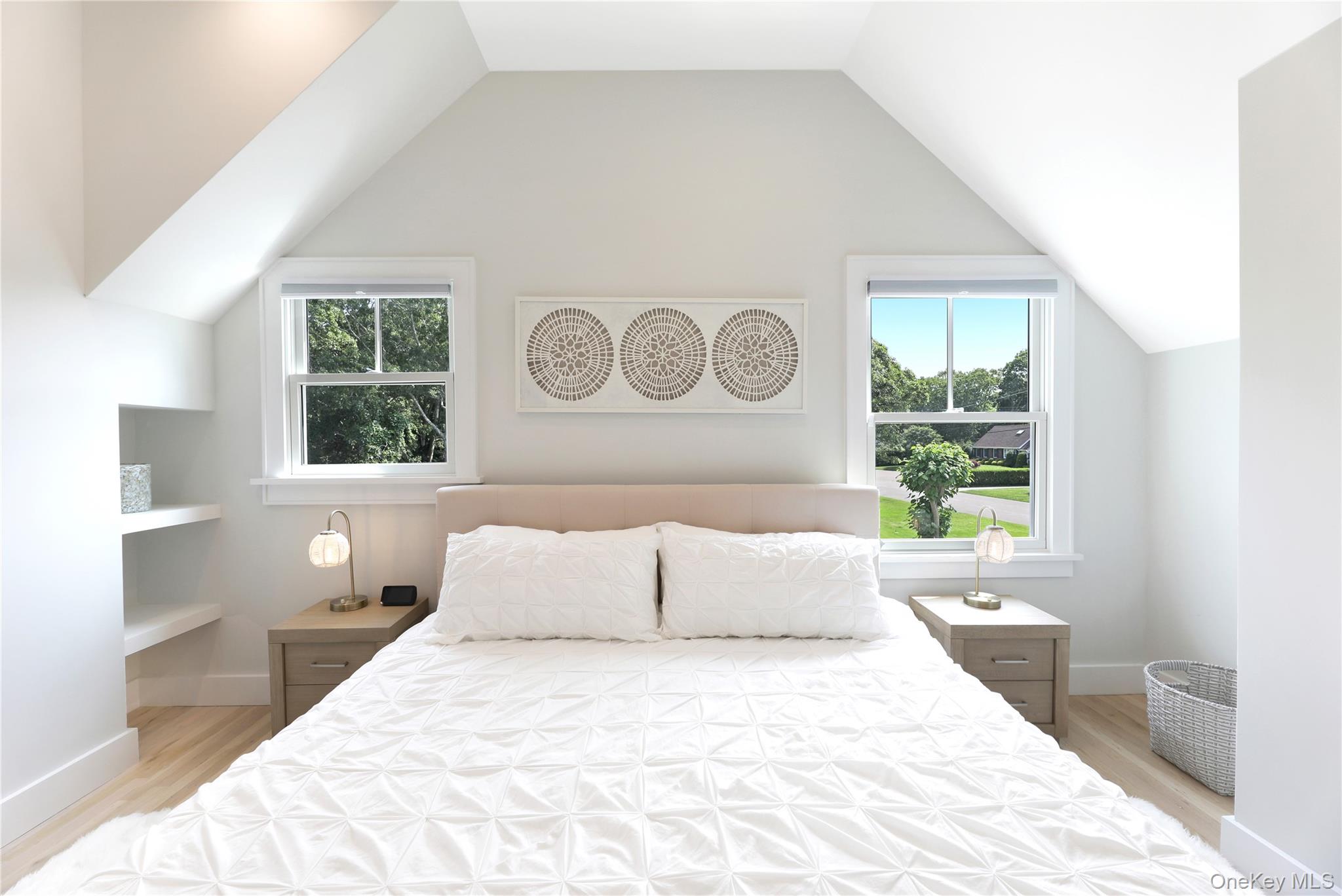 16 Pin Oak Lane, Westhampton Beach, NY 11978