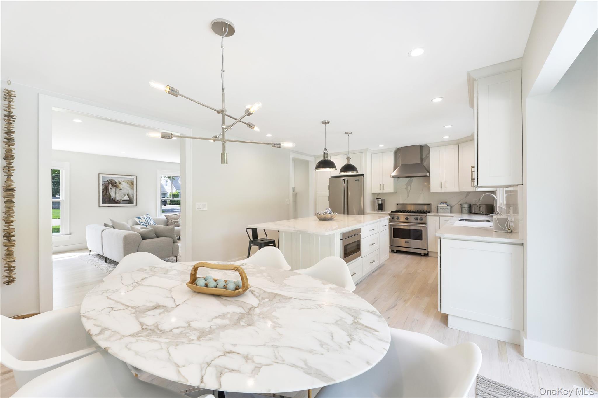 16 Pin Oak Lane, Westhampton Beach, NY 11978