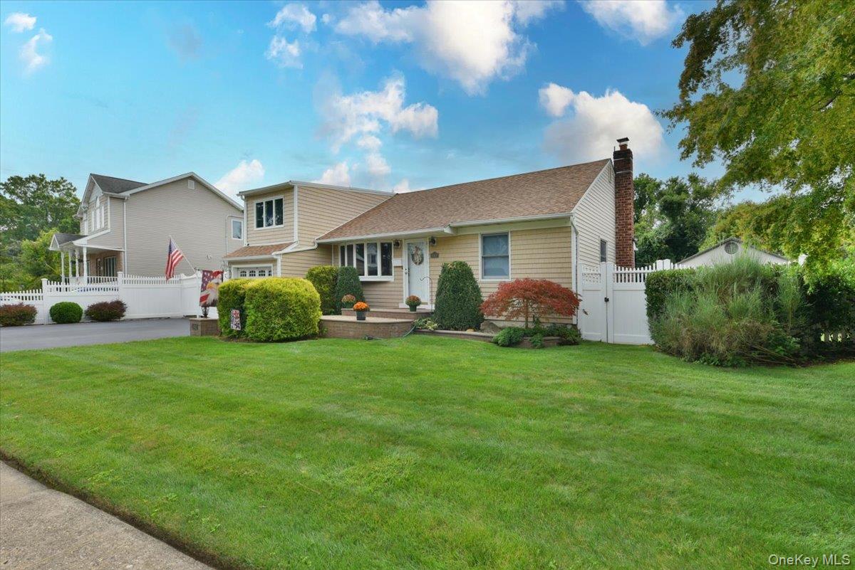 4042 Old Post Road, Seaford, NY 11783