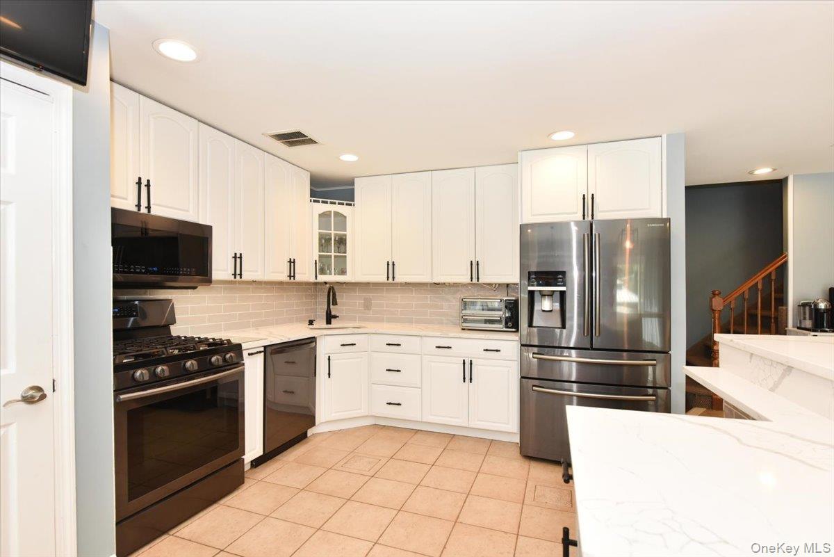 4042 Old Post Road, Seaford, NY 11783