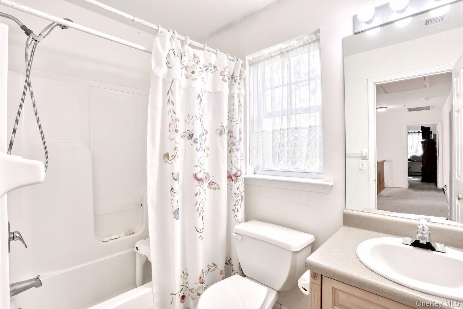 4 Cameron Place, Wallkill, NY 12589