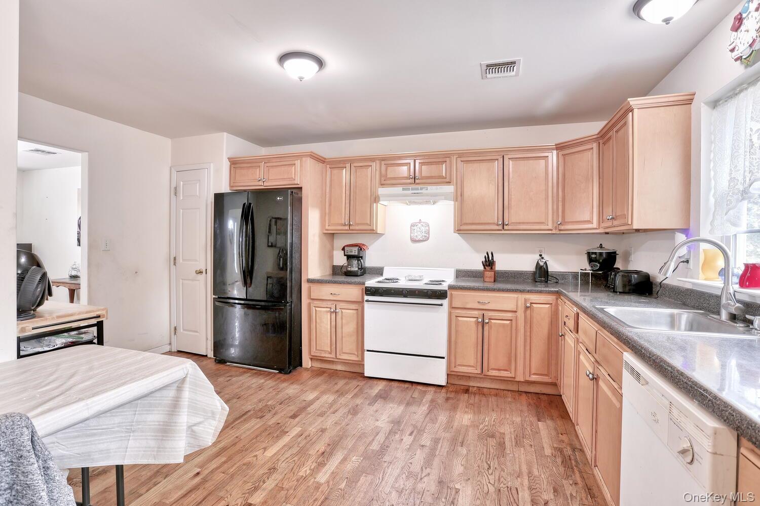 4 Cameron Place, Wallkill, NY 12589