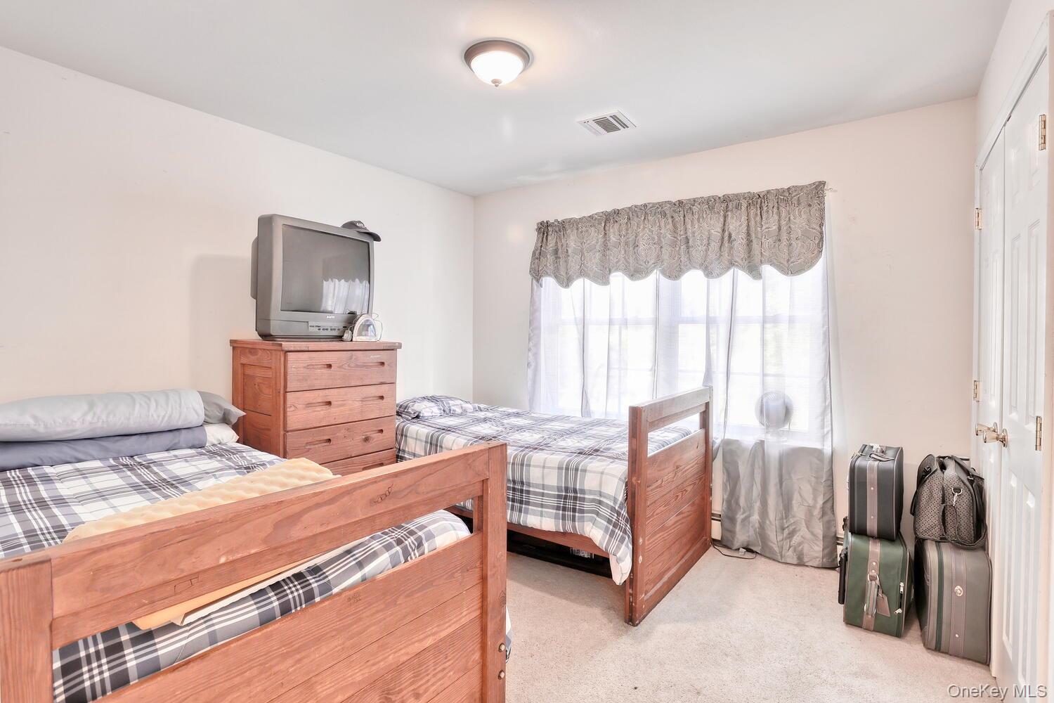 4 Cameron Place, Wallkill, NY 12589