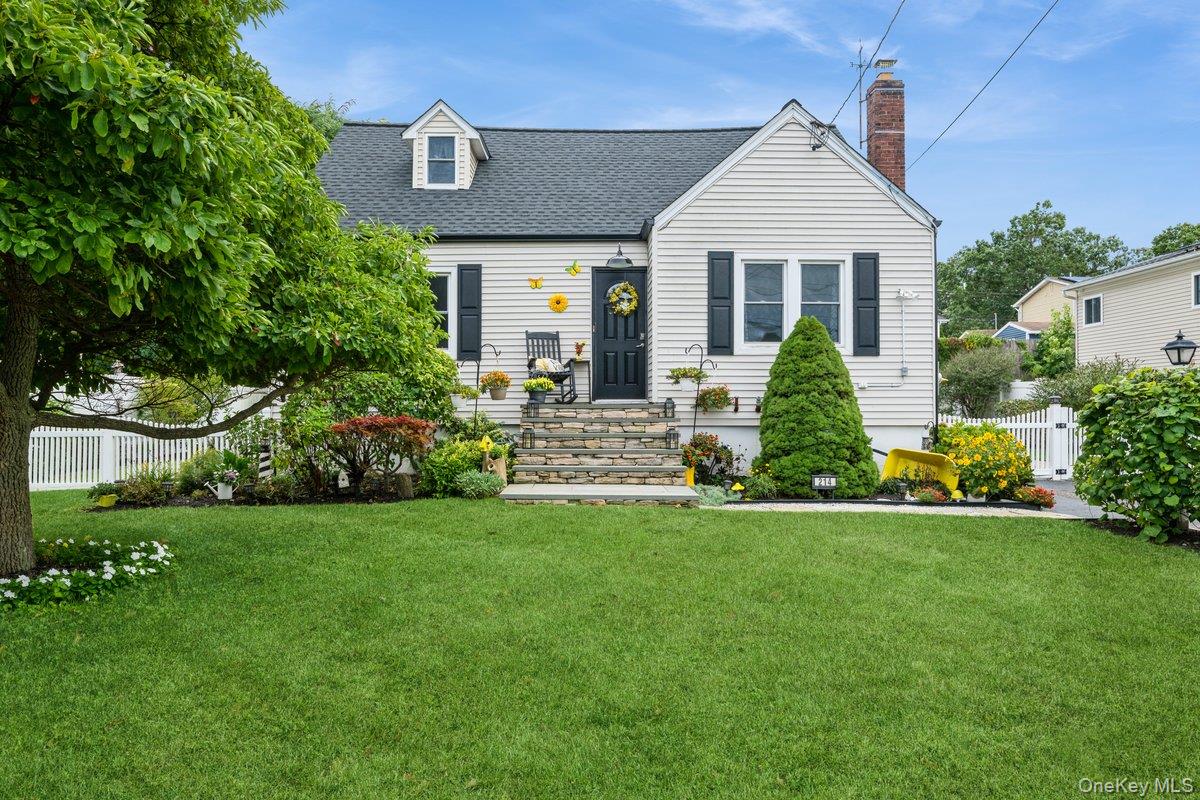 214 Chelsea Avenue, West Babylon, NY 11704