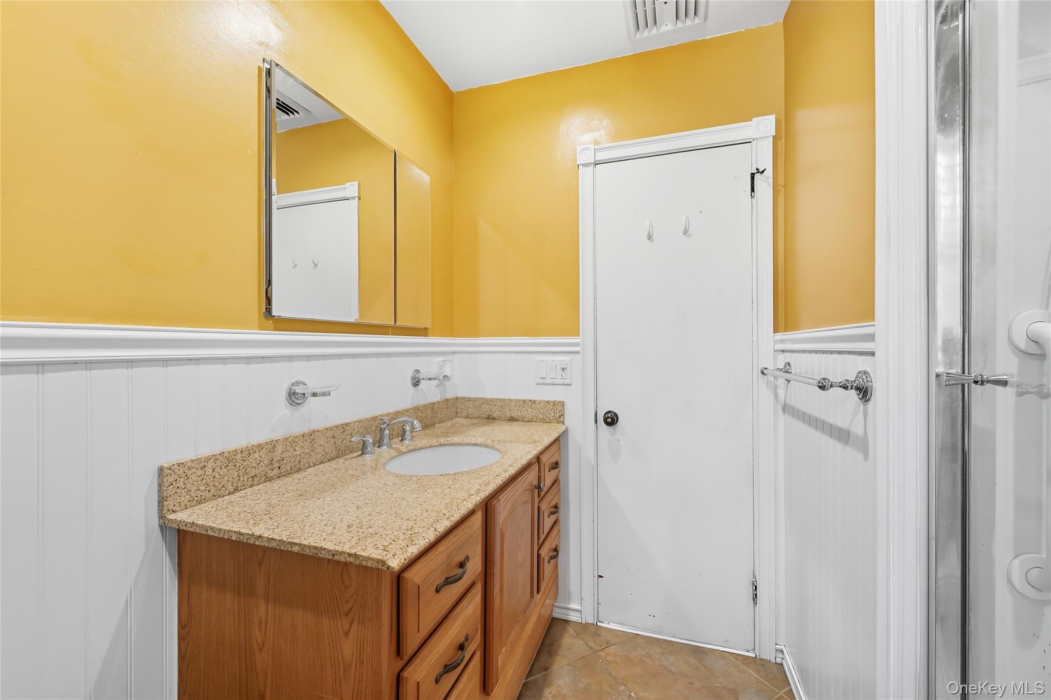 53 Fair Oaks Road, Middletown, NY 10940