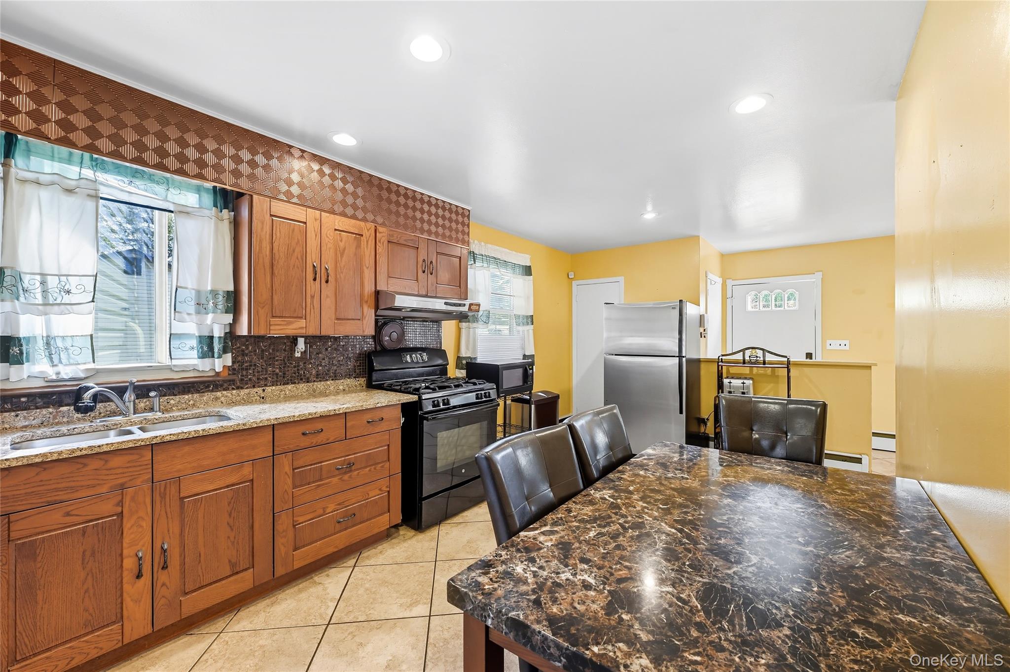 53 Fair Oaks Road, Middletown, NY 10940