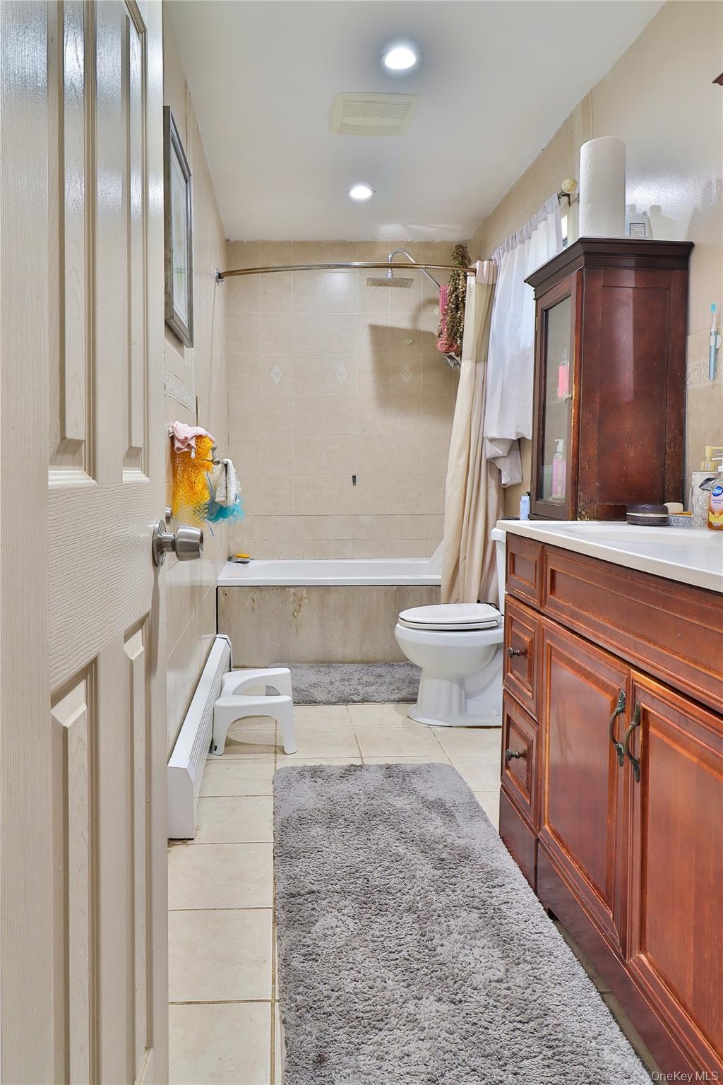 102 Branch Avenue, Central Islip, NY 11722