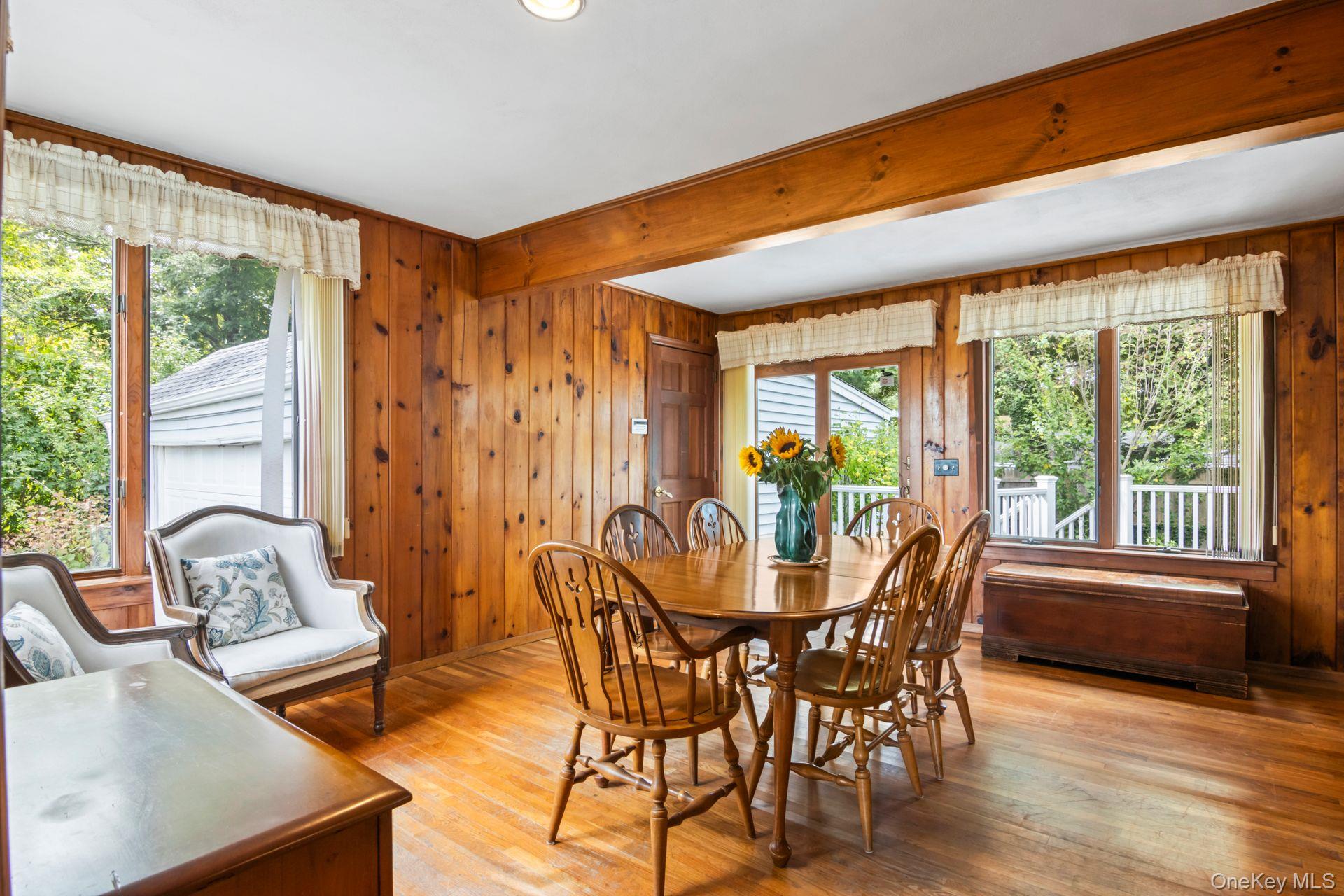 41 Brush Lane, Greenlawn, NY 11740