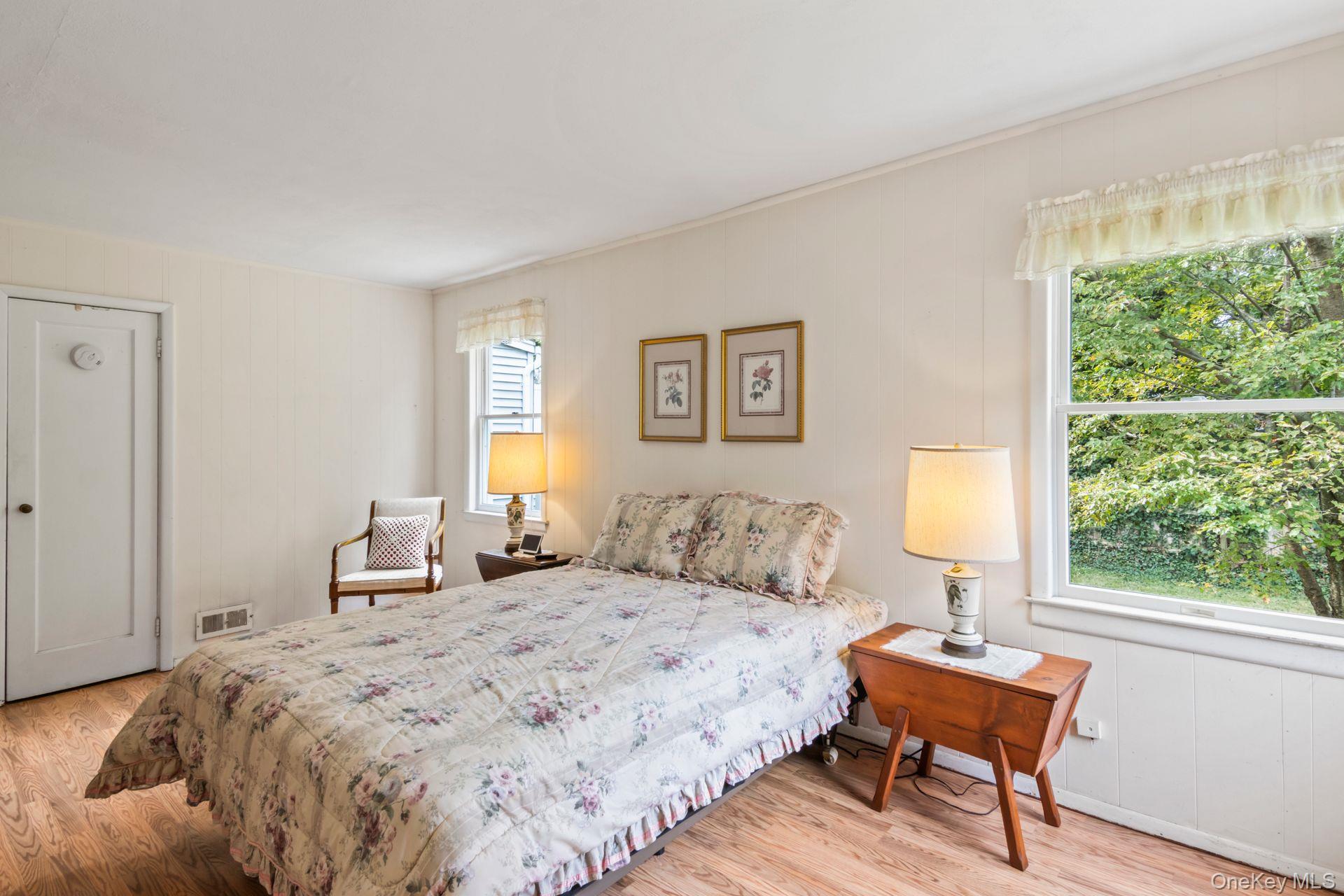 41 Brush Lane, Greenlawn, NY 11740