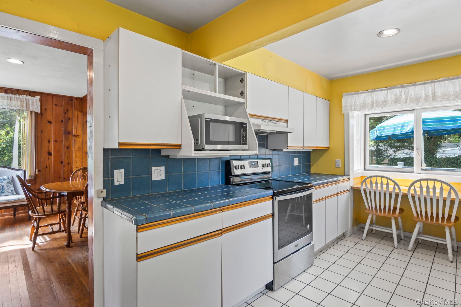 41 Brush Lane, Greenlawn, NY 11740