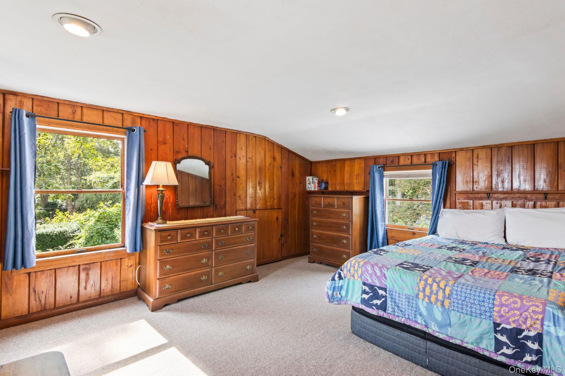 41 Brush Lane, Greenlawn, NY 11740