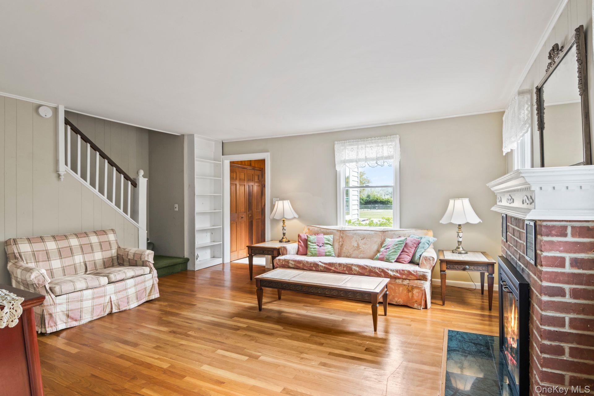 41 Brush Lane, Greenlawn, NY 11740