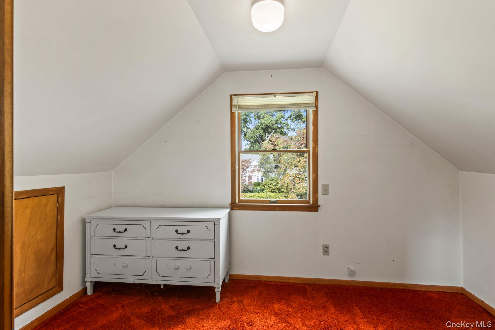 41 Brush Lane, Greenlawn, NY 11740