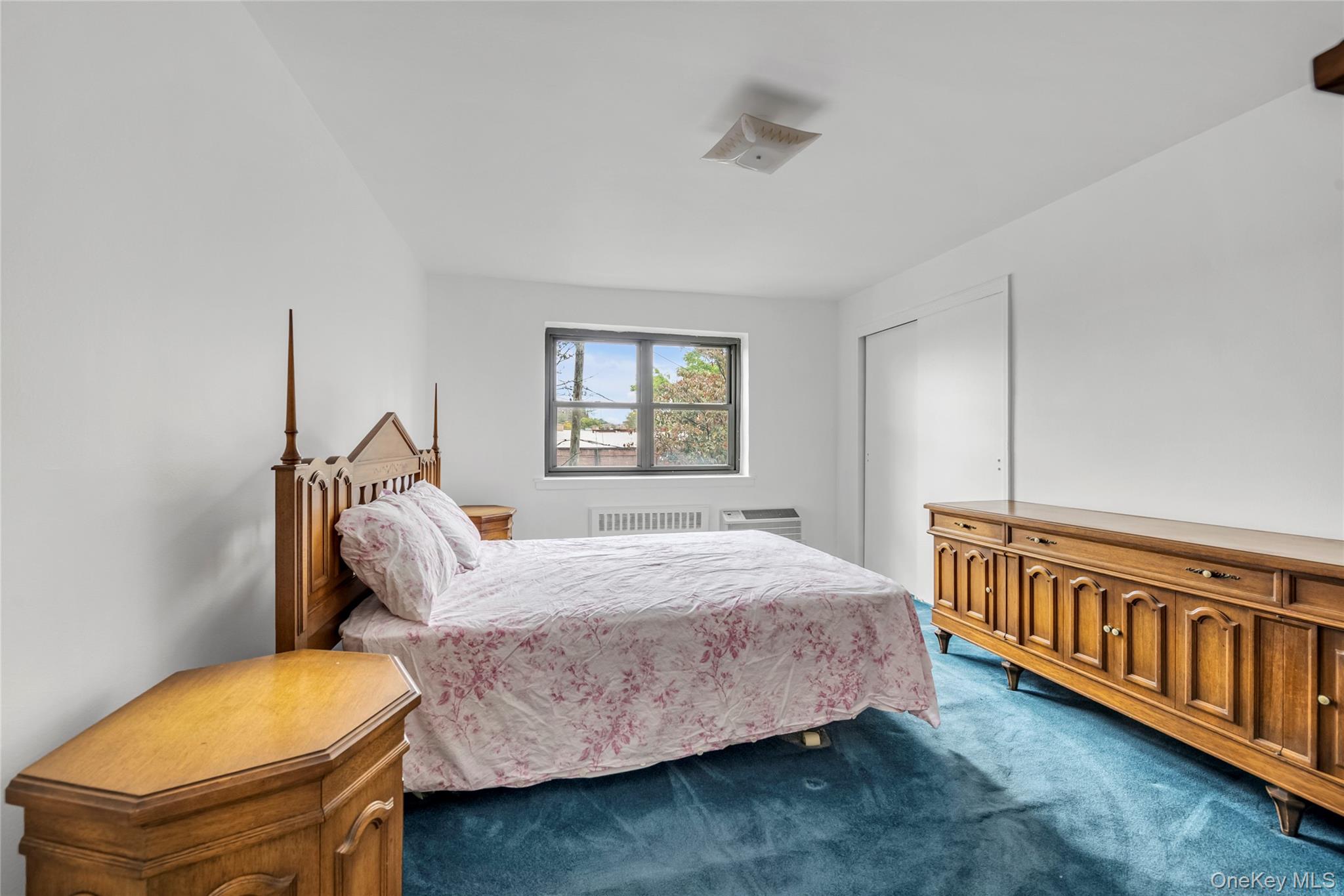 50 Brompton Road # 2L, Great Neck, NY 11021