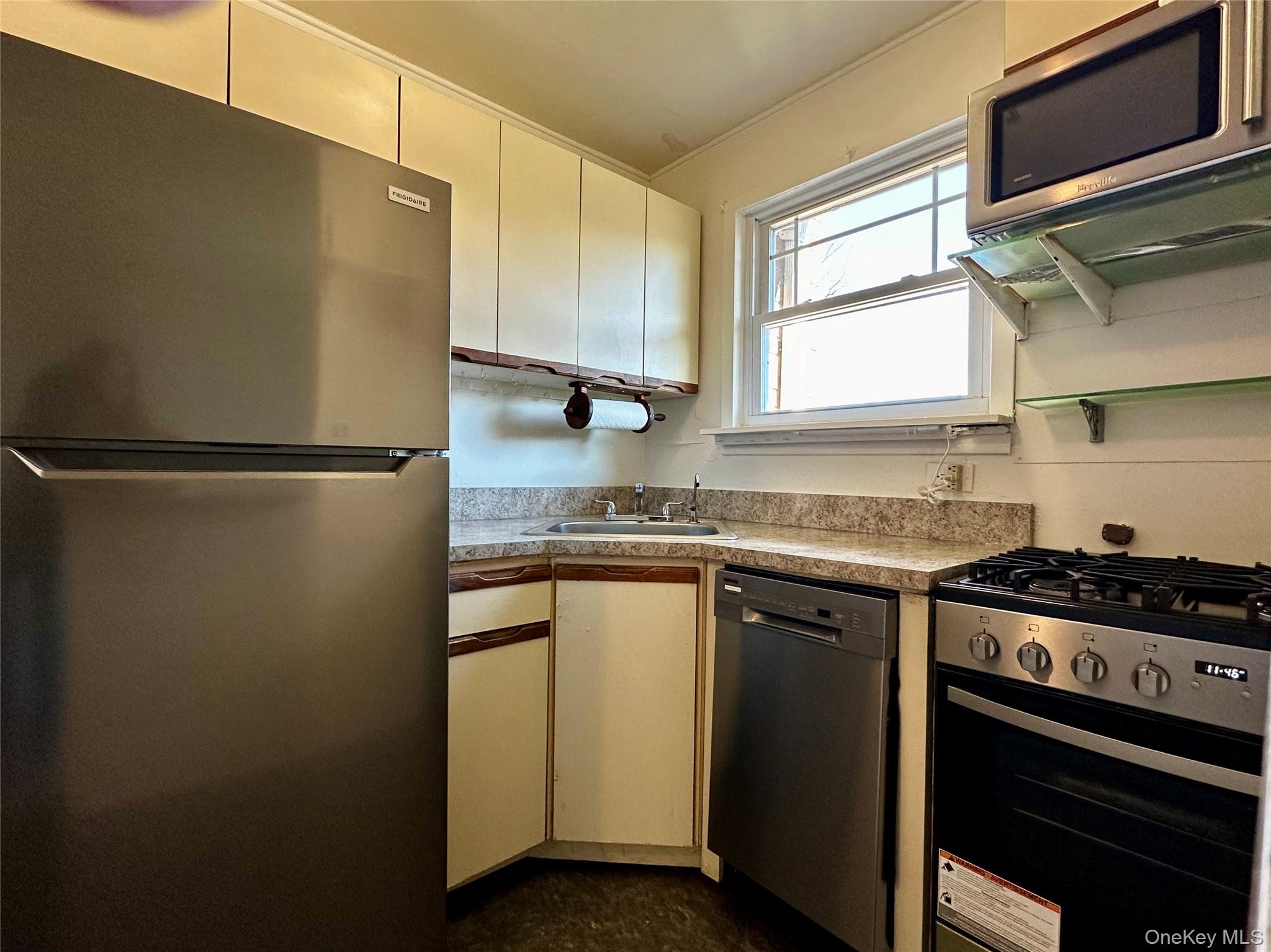 63 Fairharbor Drive # 63, Patchogue, NY 11772