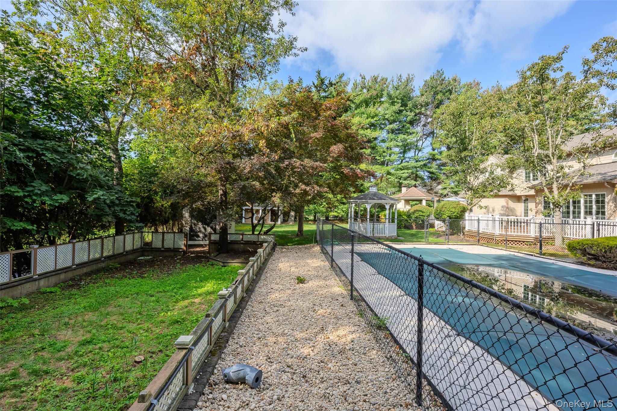 8 Brian Lane, Mount Sinai, NY 11766