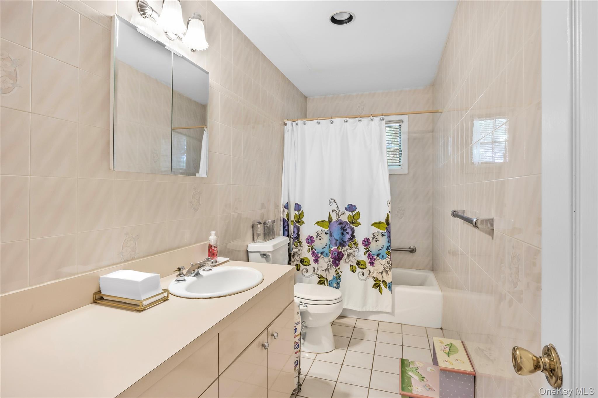 8 Brian Lane, Mount Sinai, NY 11766