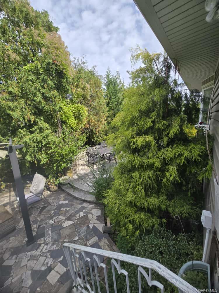 542 Hemlock Drive, Cedarhurst, NY 11516