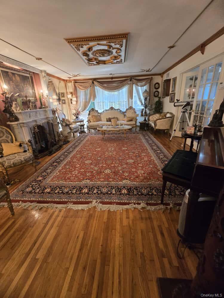 542 Hemlock Drive, Cedarhurst, NY 11516