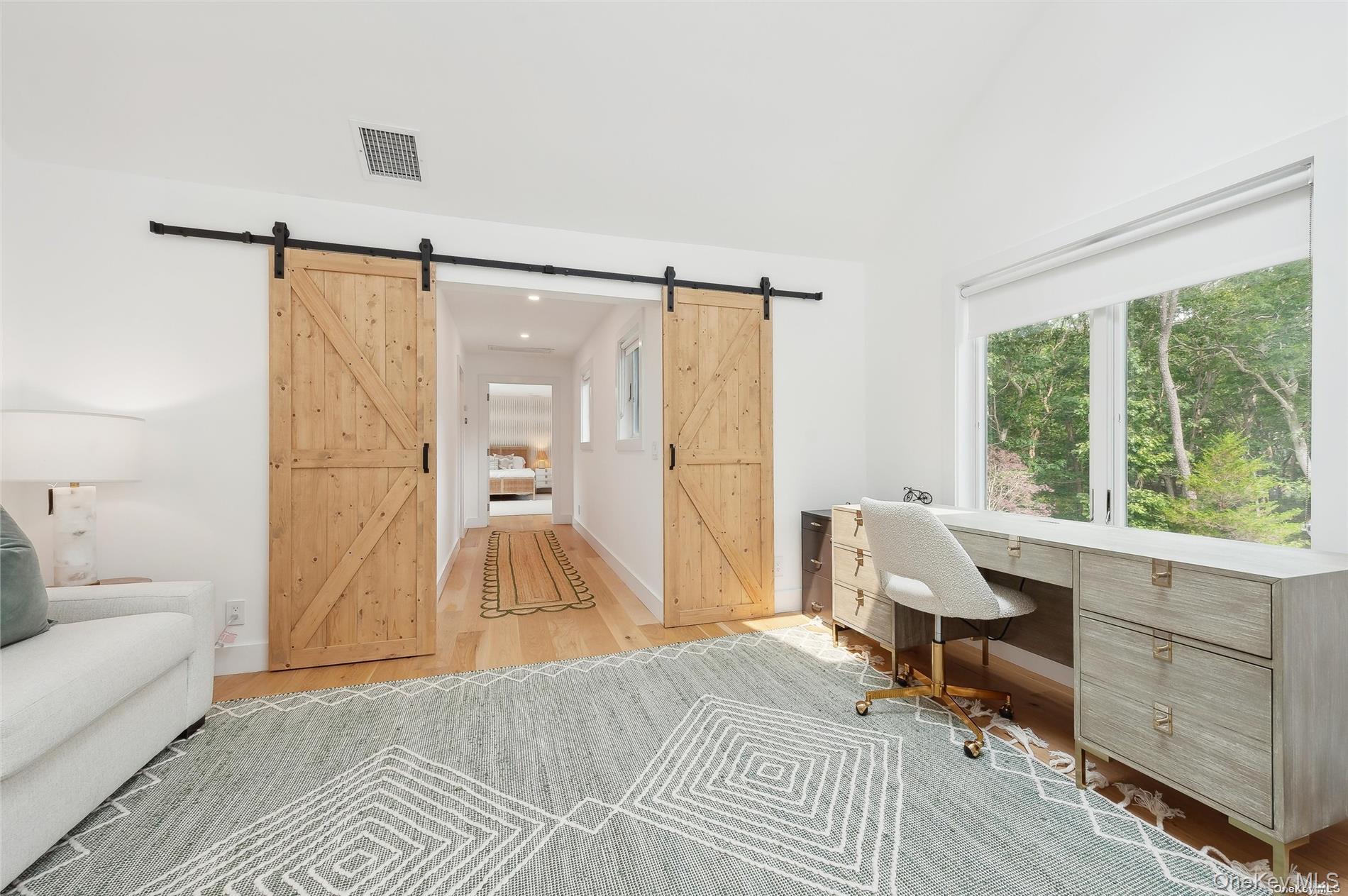 28 Old Meeting House Road, Quogue, NY 11959