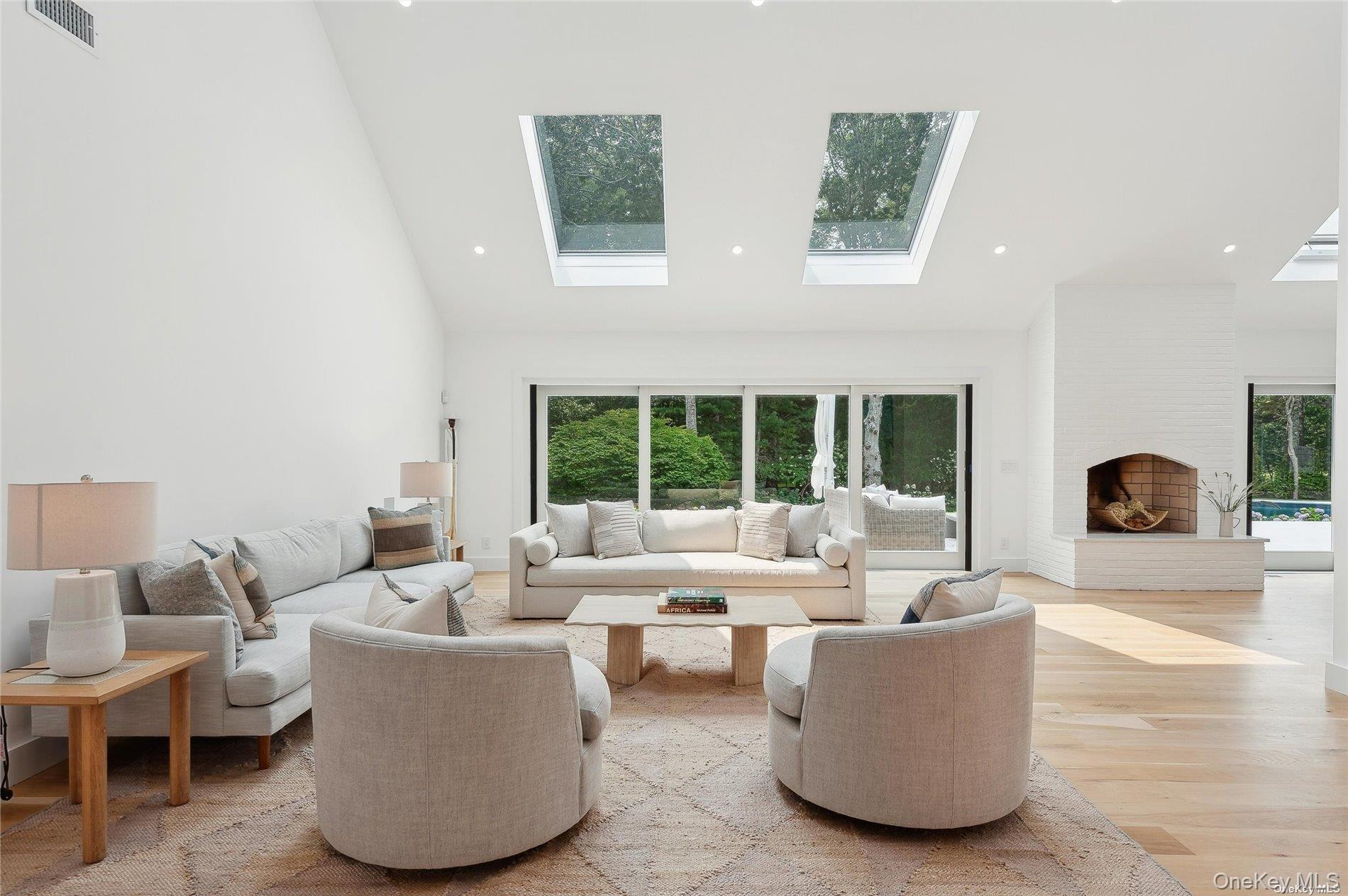 28 Old Meeting House Road, Quogue, NY 11959