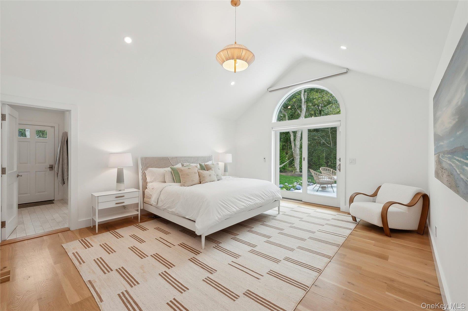 28 Old Meeting House Road, Quogue, NY 11959