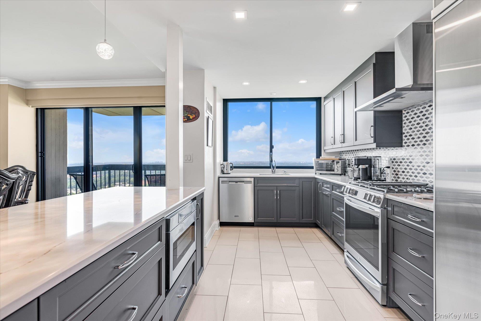 269-10 Grand Central Parkway # 30W, Floral Park, NY 11005