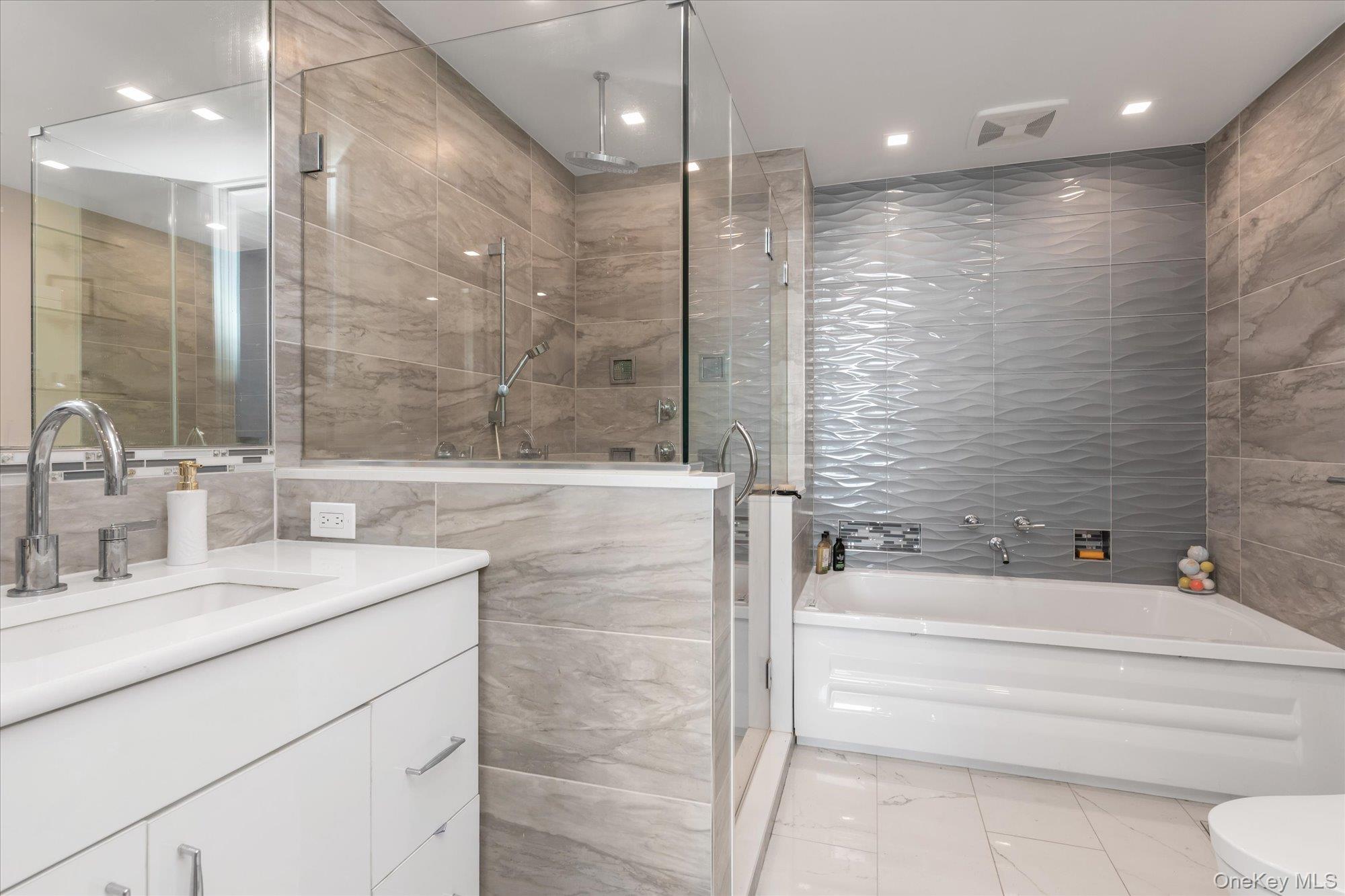 269-10 Grand Central Parkway # 30W, Floral Park, NY 11005