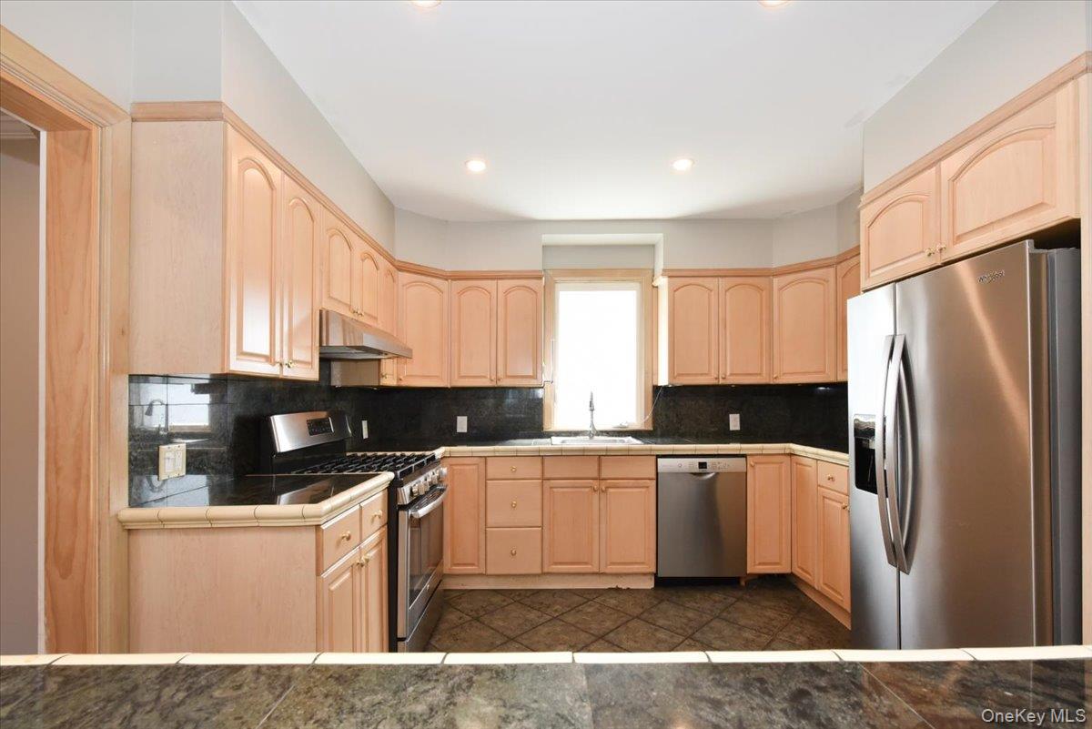 119 Sheridan Avenue, Williston Park, NY 11596