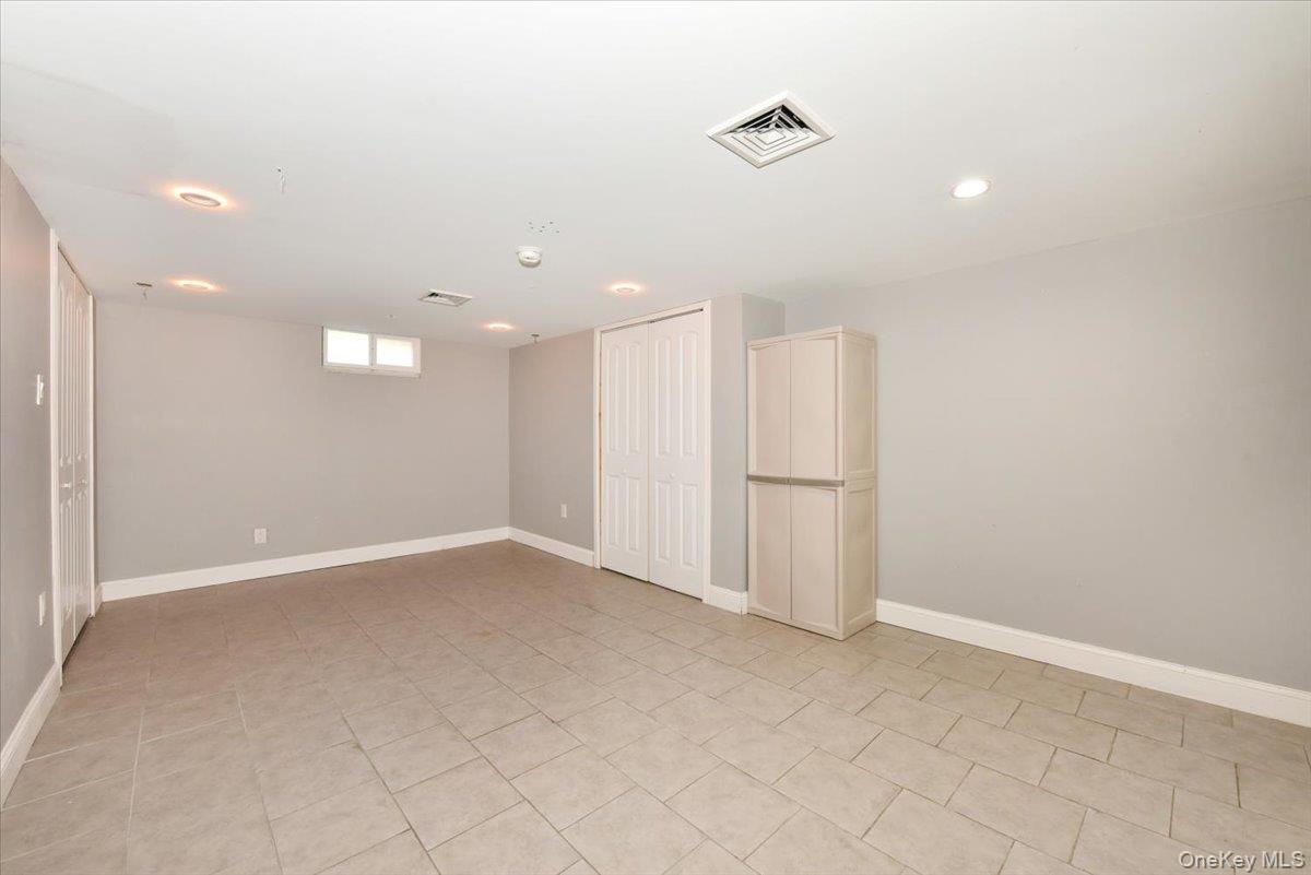 119 Sheridan Avenue, Williston Park, NY 11596