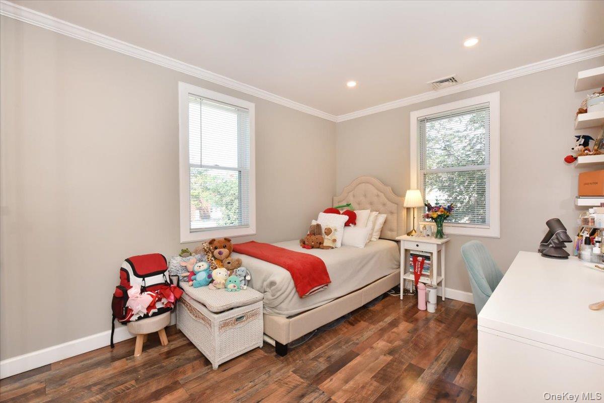 119 Sheridan Avenue, Williston Park, NY 11596