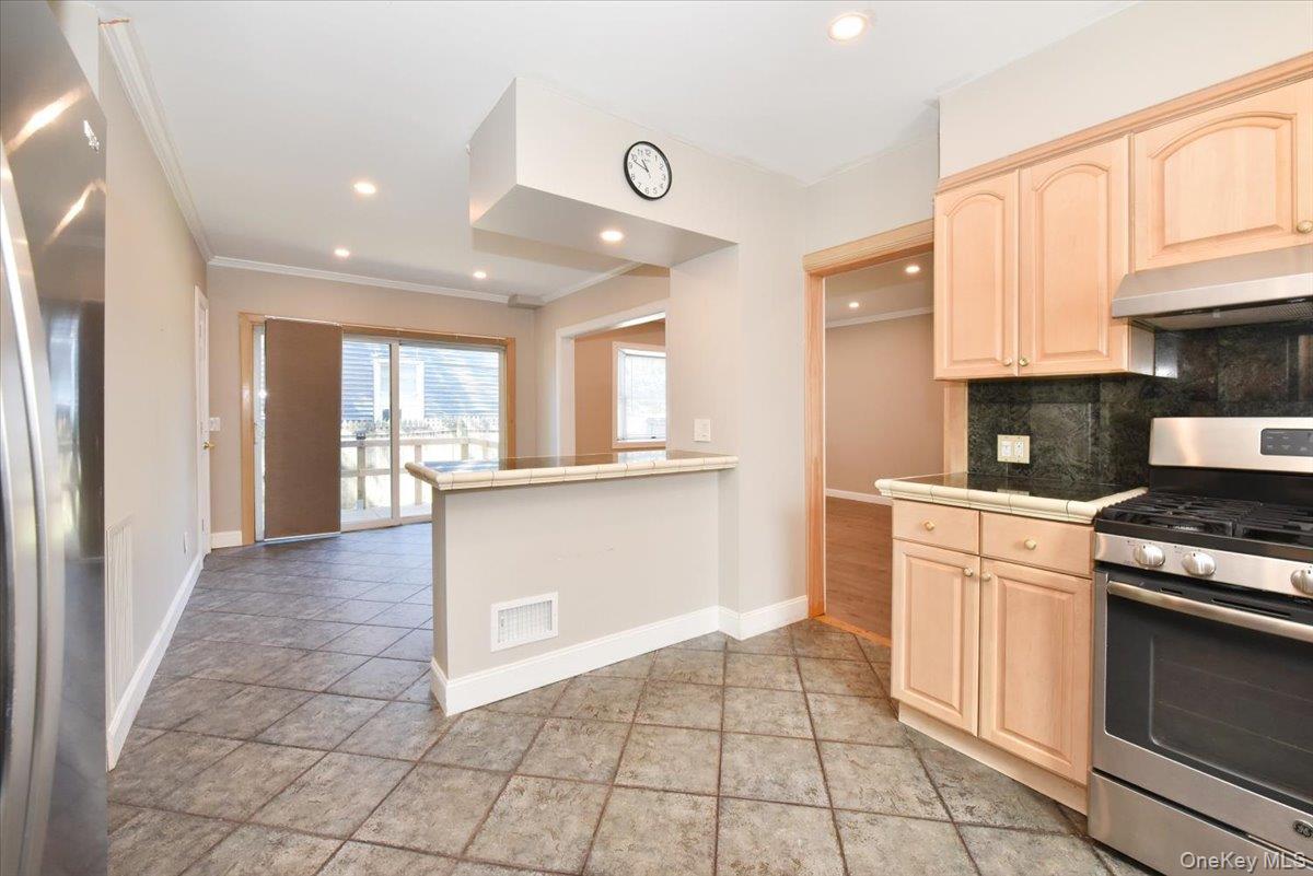 119 Sheridan Avenue, Williston Park, NY 11596