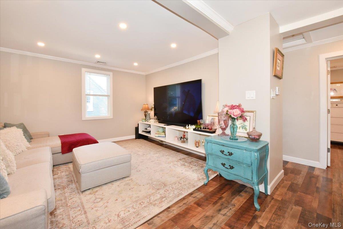 119 Sheridan Avenue, Williston Park, NY 11596