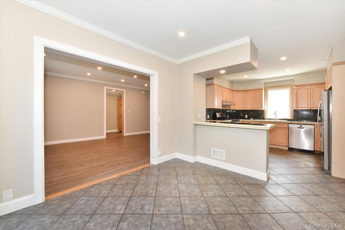 119 Sheridan Avenue, Williston Park, NY 11596