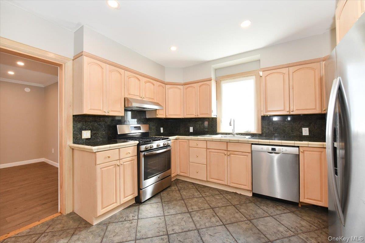 119 Sheridan Avenue, Williston Park, NY 11596