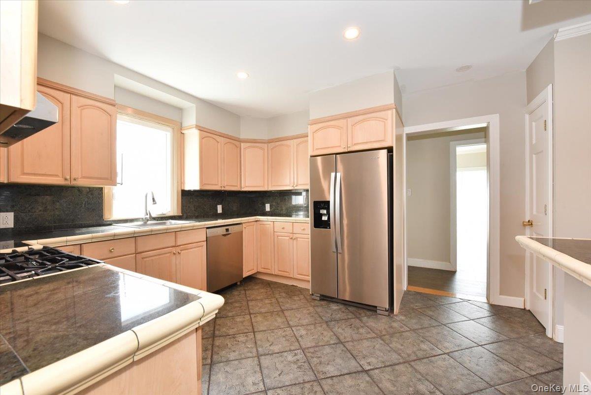 119 Sheridan Avenue, Williston Park, NY 11596