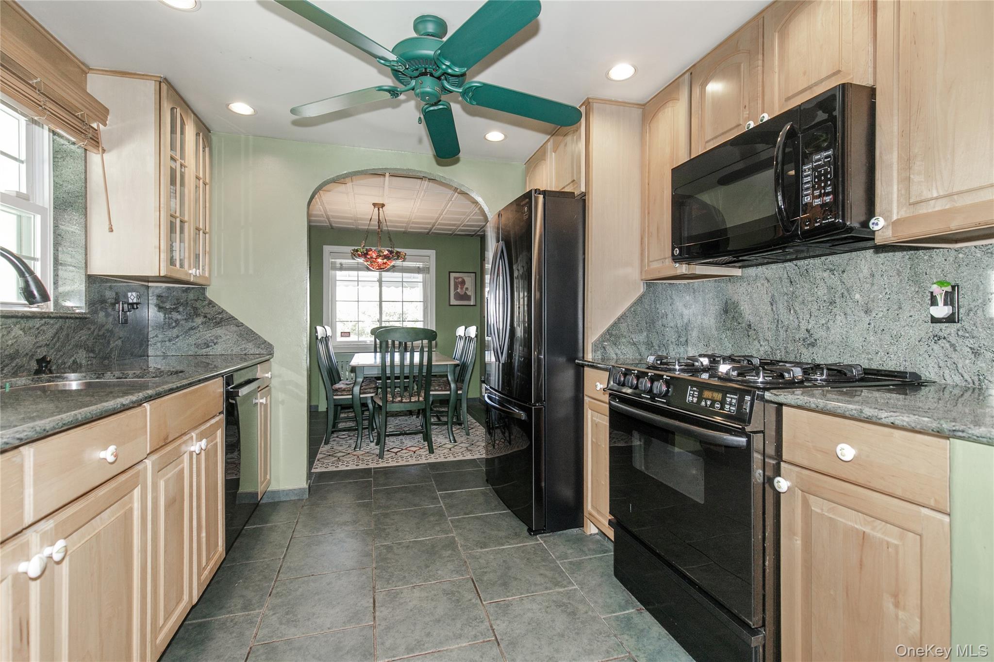 548 E State Street, Long Beach, NY 11561