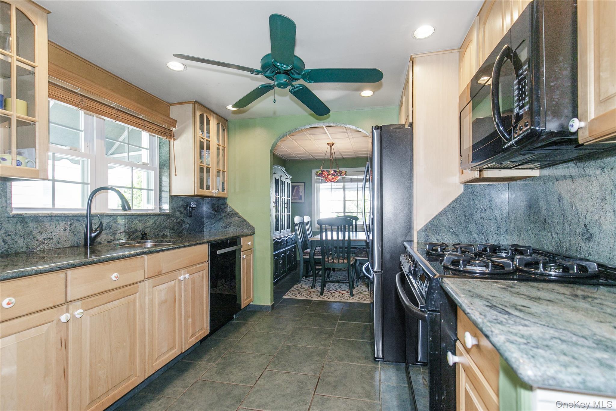 548 E State Street, Long Beach, NY 11561