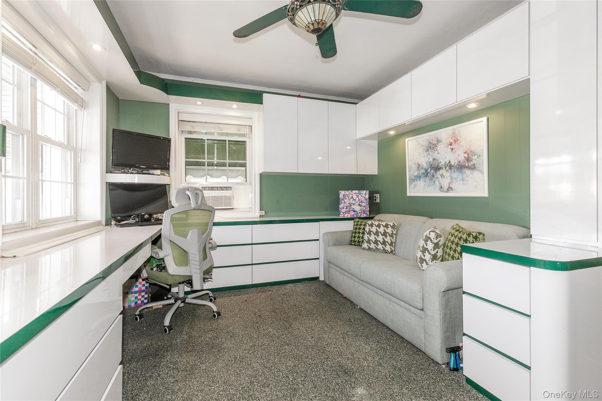 548 E State Street, Long Beach, NY 11561