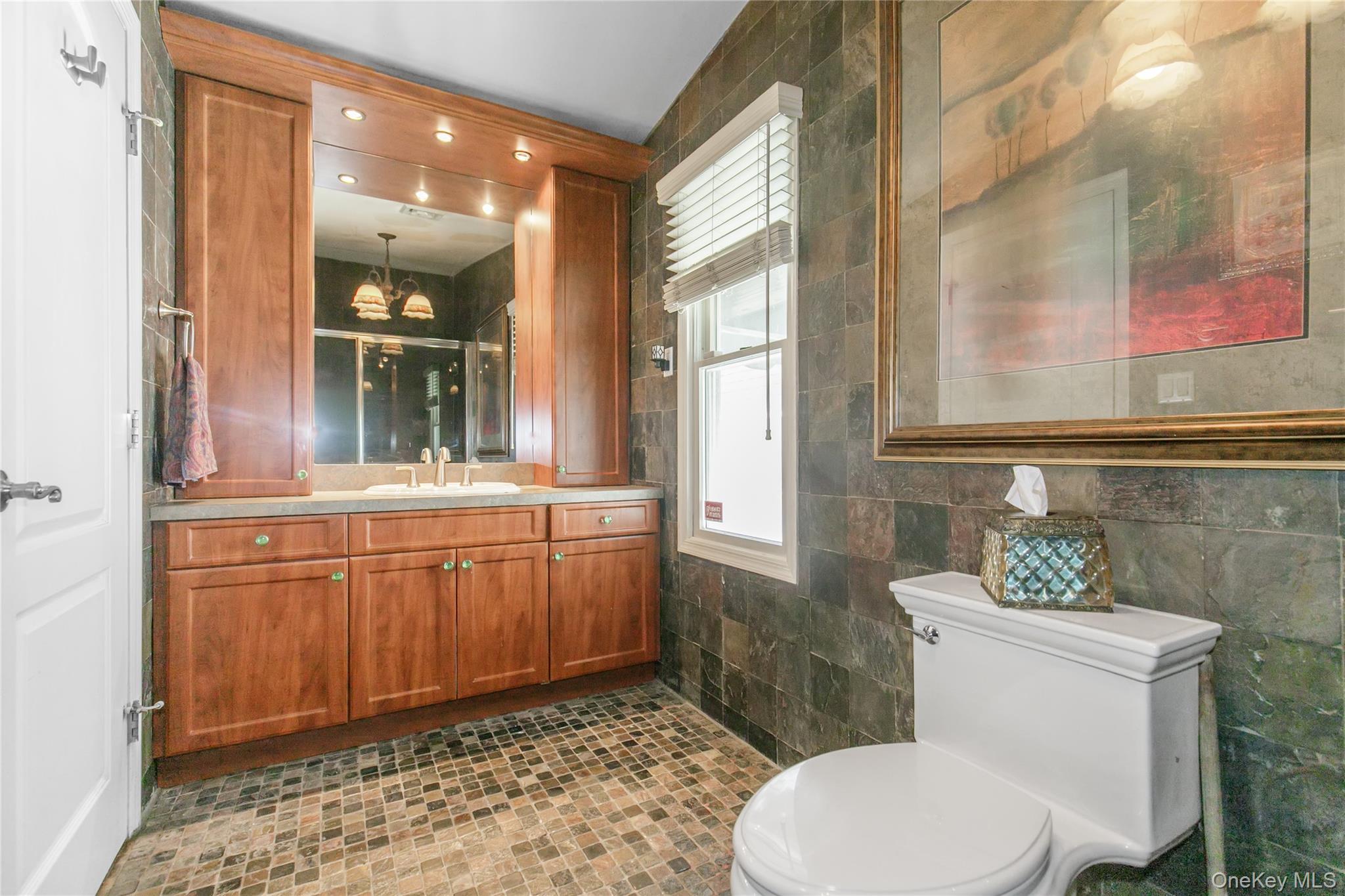 548 E State Street, Long Beach, NY 11561