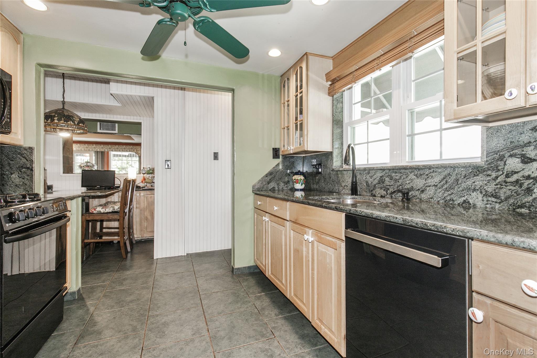 548 E State Street, Long Beach, NY 11561