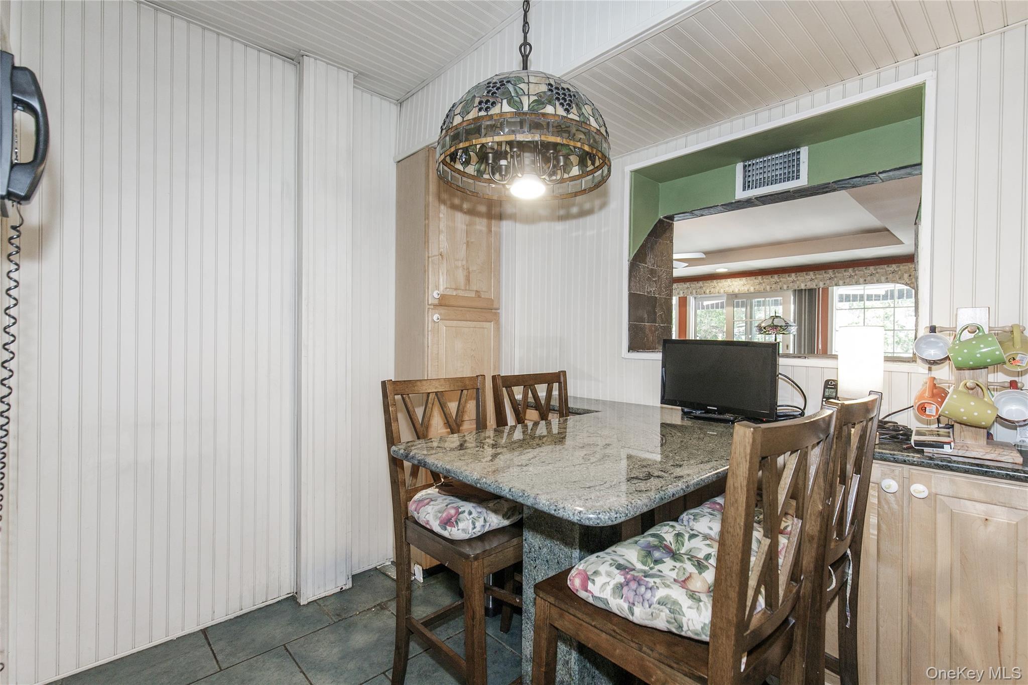 548 E State Street, Long Beach, NY 11561