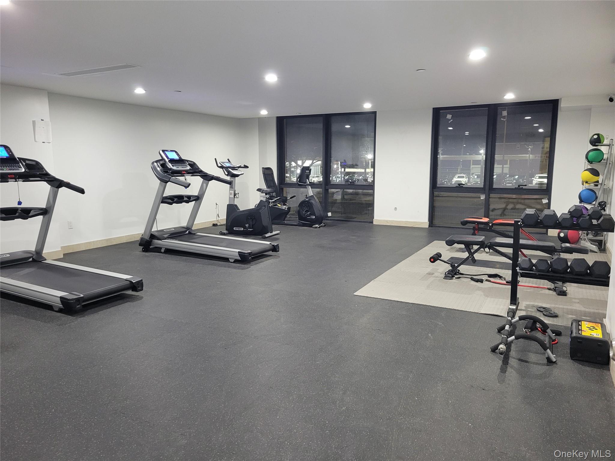 70-65 Queens Blvd # 3L, Woodside, NY 11377