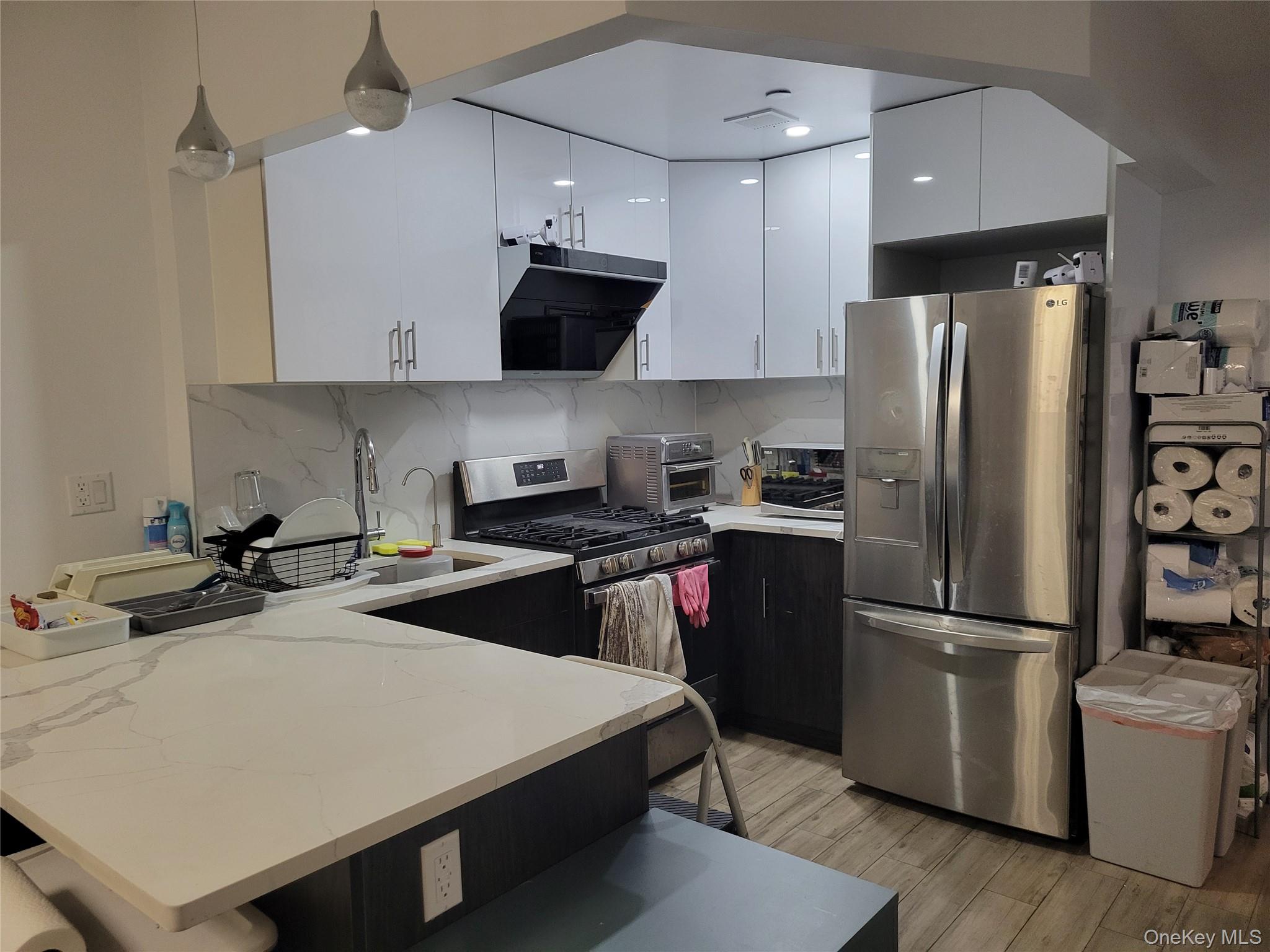 70-65 Queens Blvd # 3L, Woodside, NY 11377